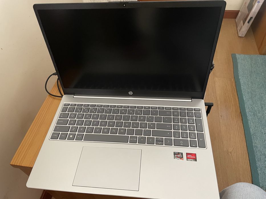 Portatil hp-15-fc0029