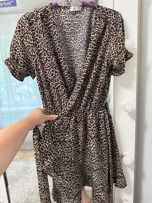 Сукня у лео принт розмір М ( можна с)