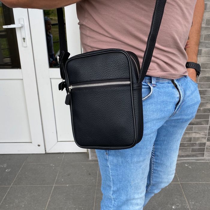 Чоловіча сумка барсетка через плече чорна стильна універсальна