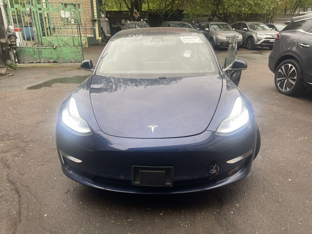 Tesla model 3 long range автопілот 3.0