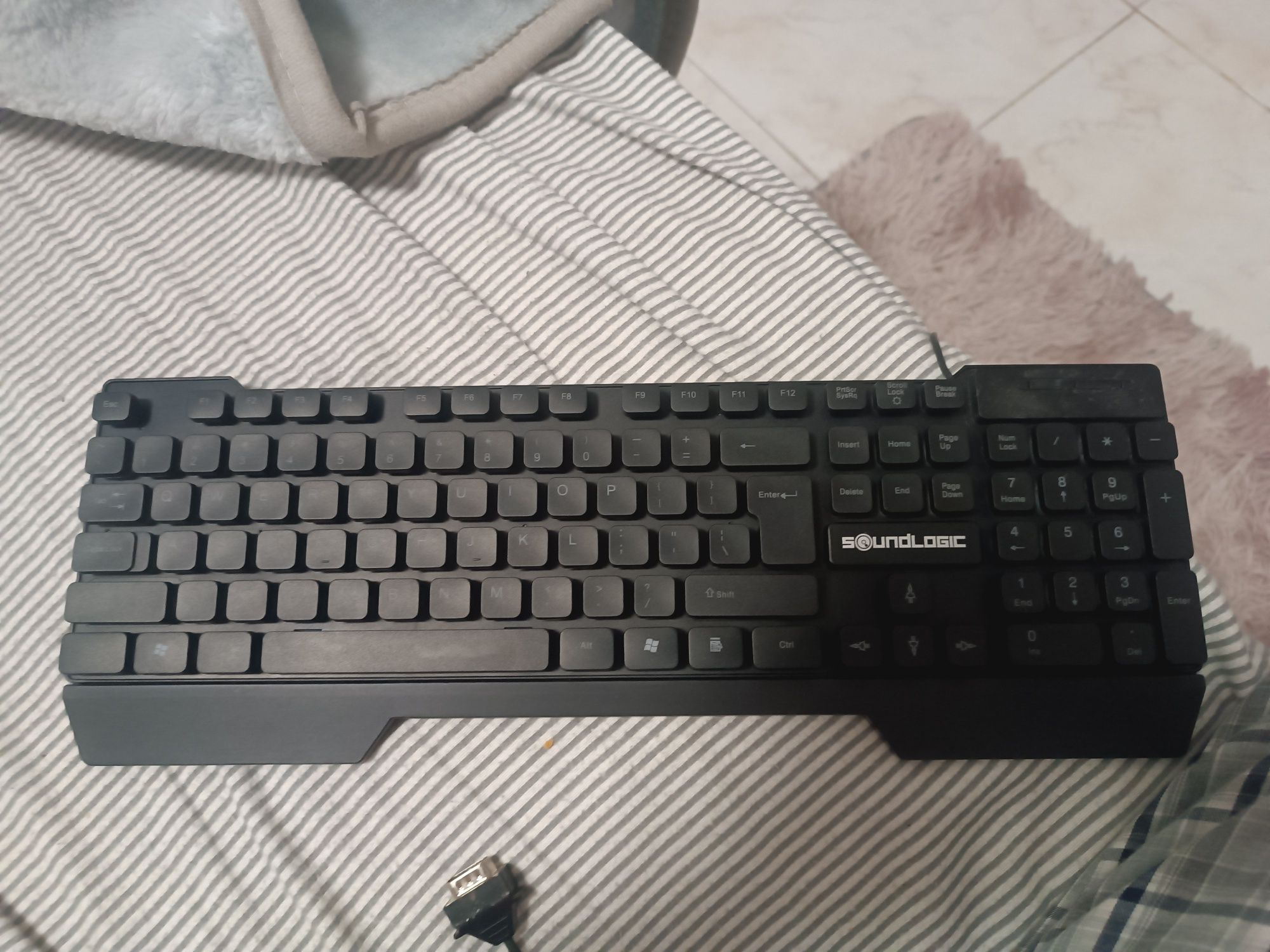 Teclado gaming novo nunca utilizado