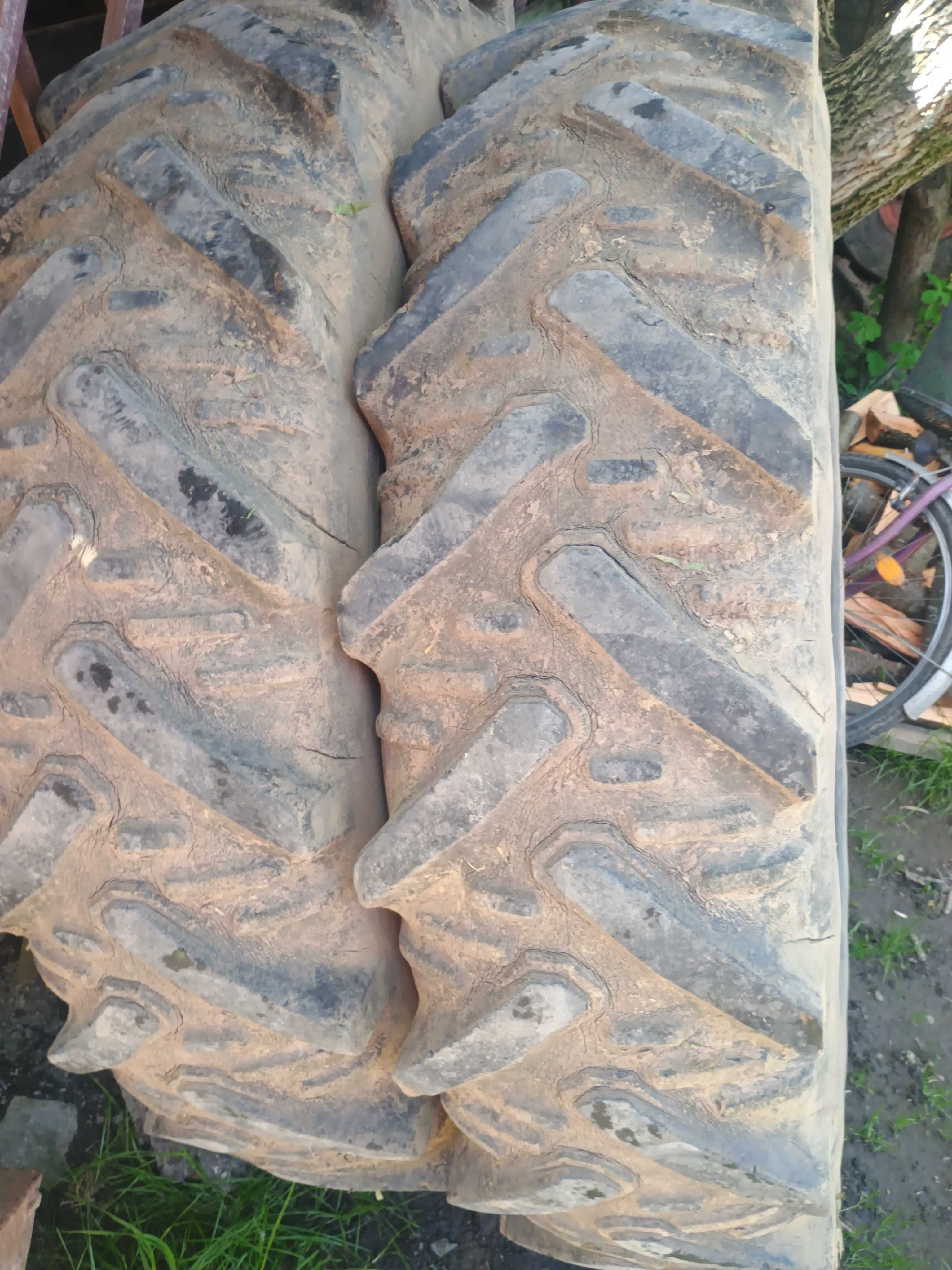 Opony 13,6 R 36 Kleber