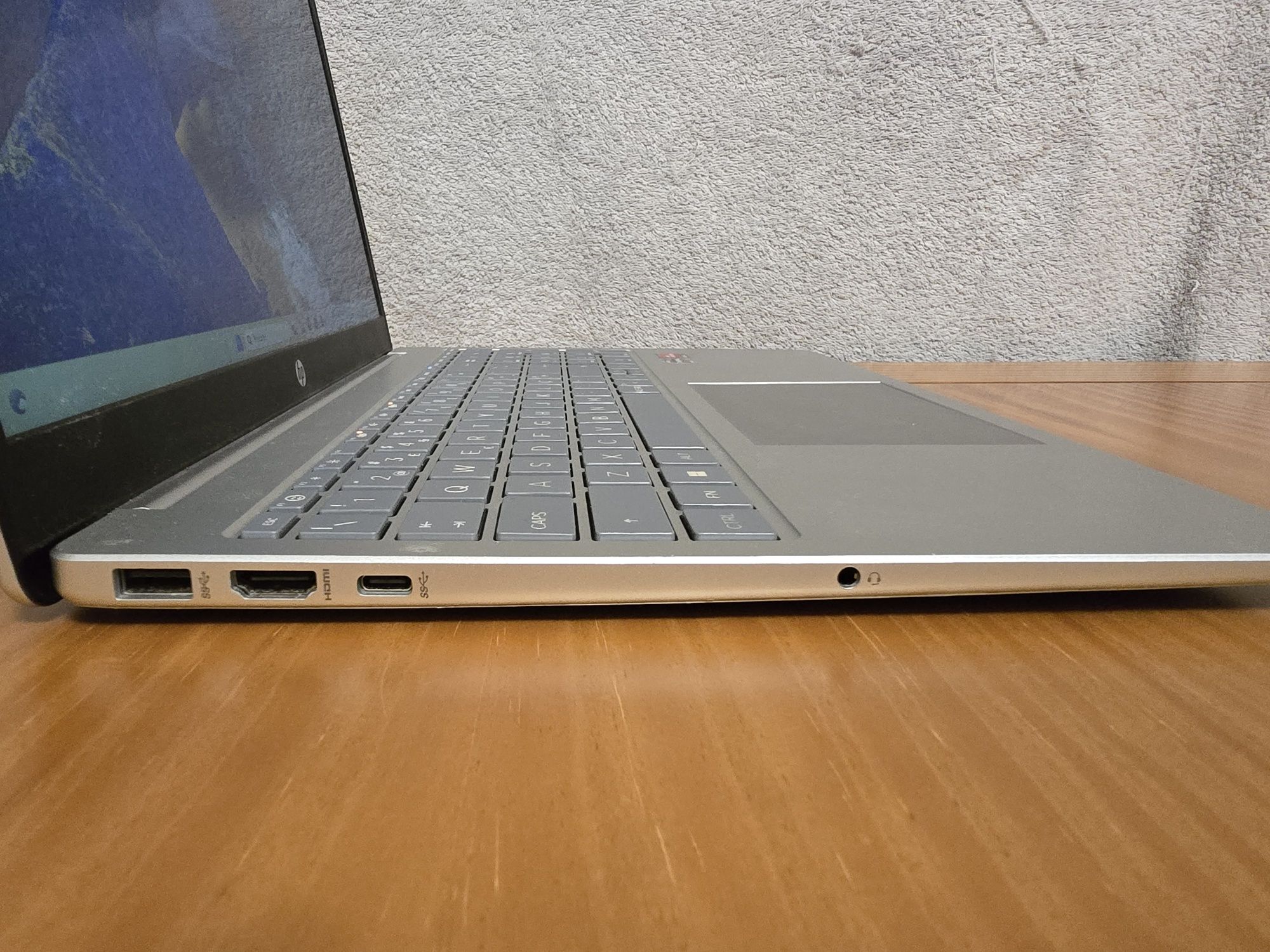 Portátil HP Laptop 15.6" | Razen 7 7730U | 16 GB | 512 GB