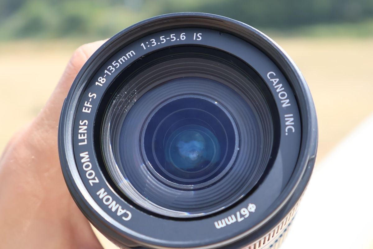 Canon EFS 18-135 mm 1:3.5-5.6 IS
6 IS