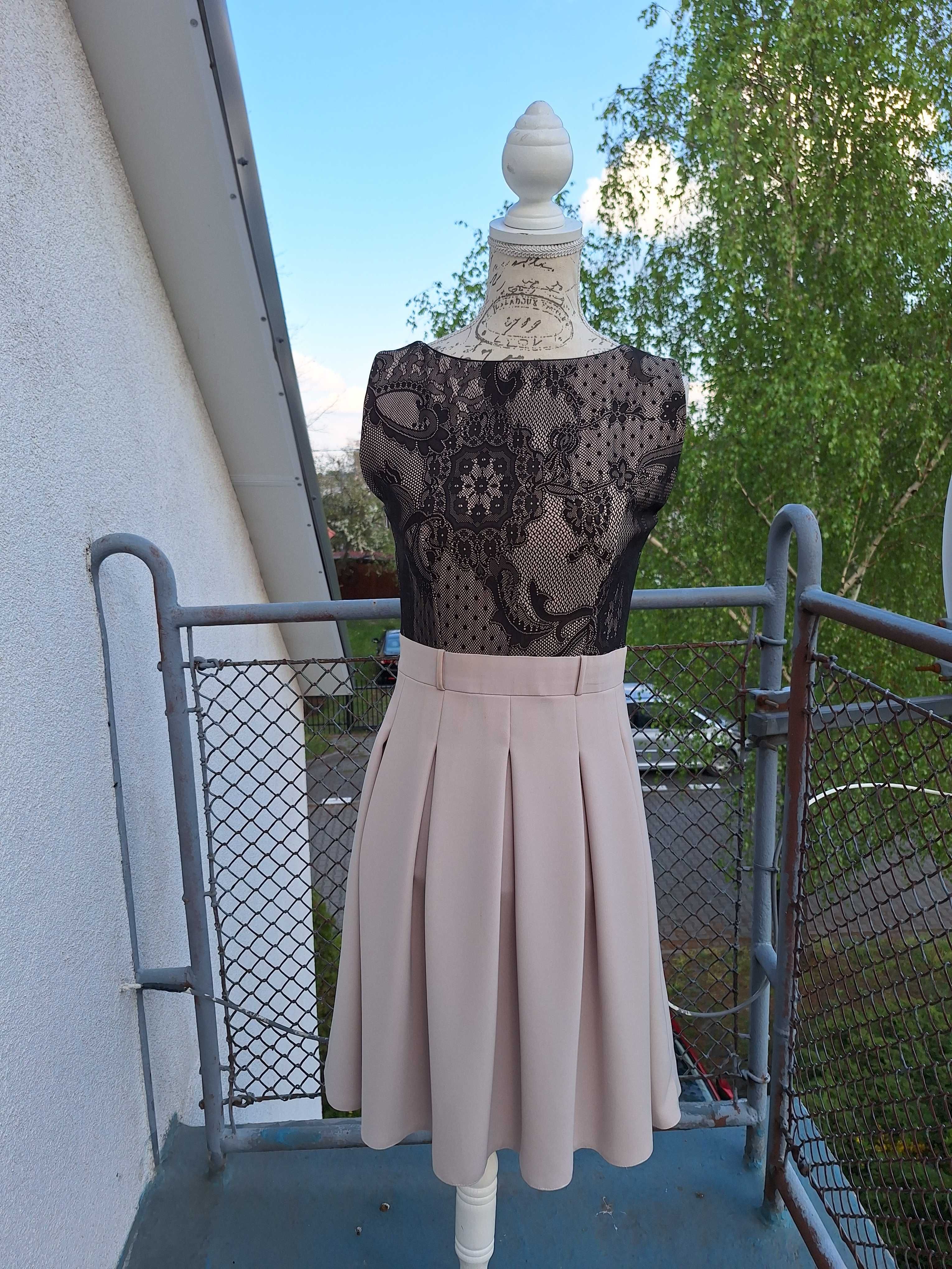 Elegancka sukienka koronkowy top