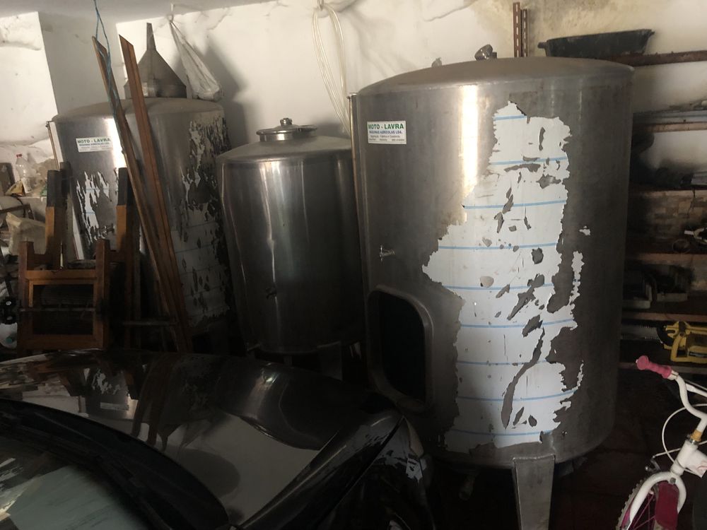 Cubas de inox 200€ pequena 250lts  1000lts 250€