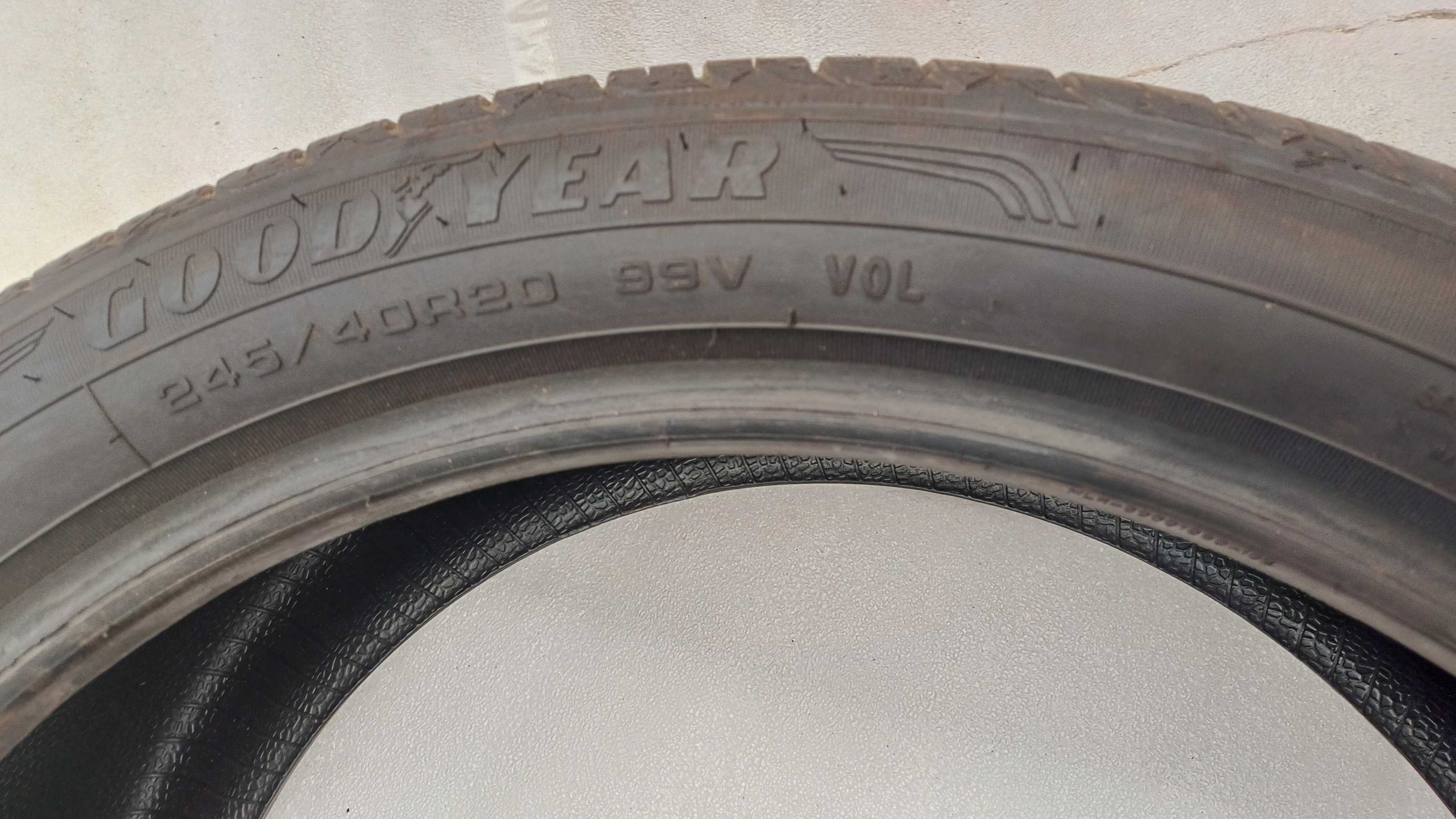 Goodyear EfficientGrip Performance SUV 245/40 R20 99V XL 2023r Demo