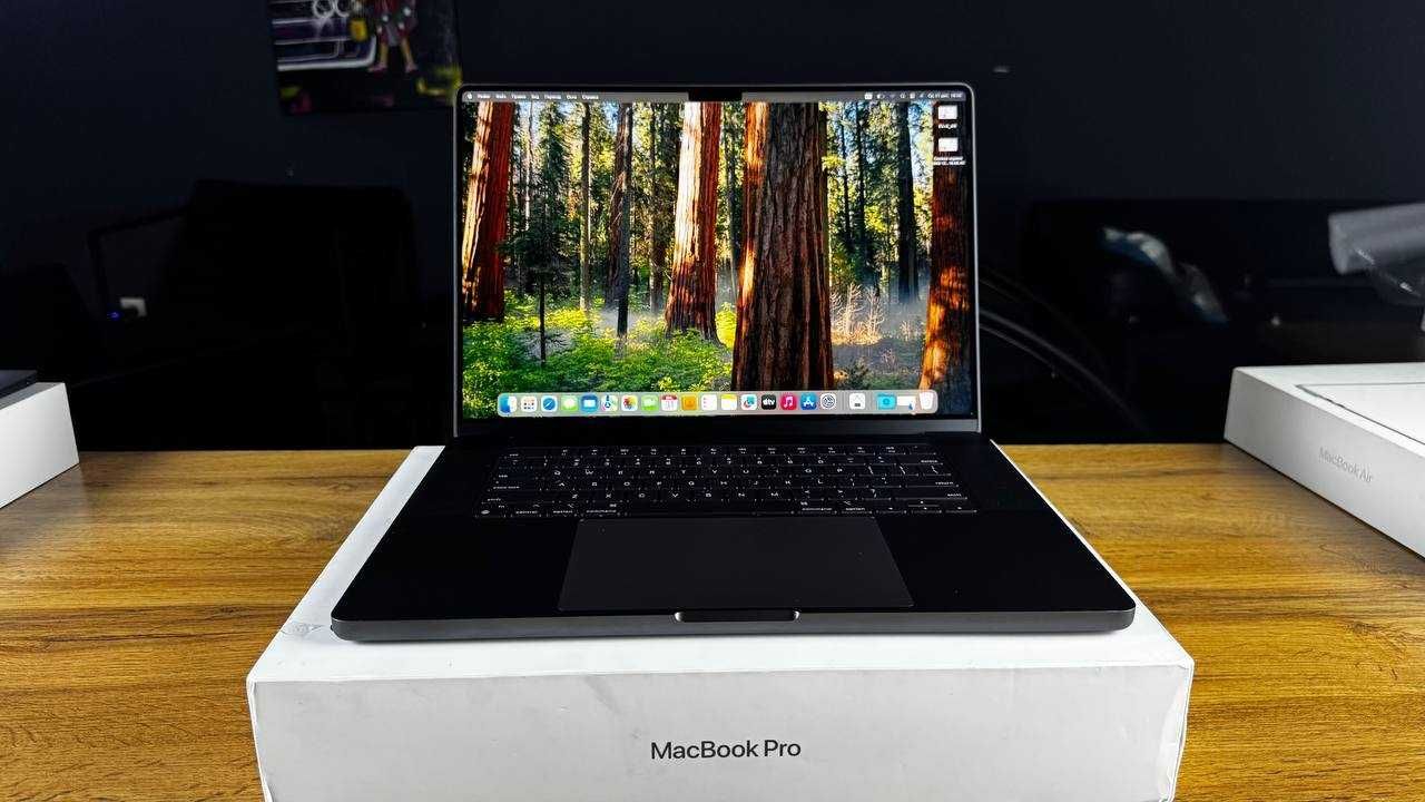 MacBook Pro 16" M4 Max 36/1TB Space Black (MX303LL/A) 2024