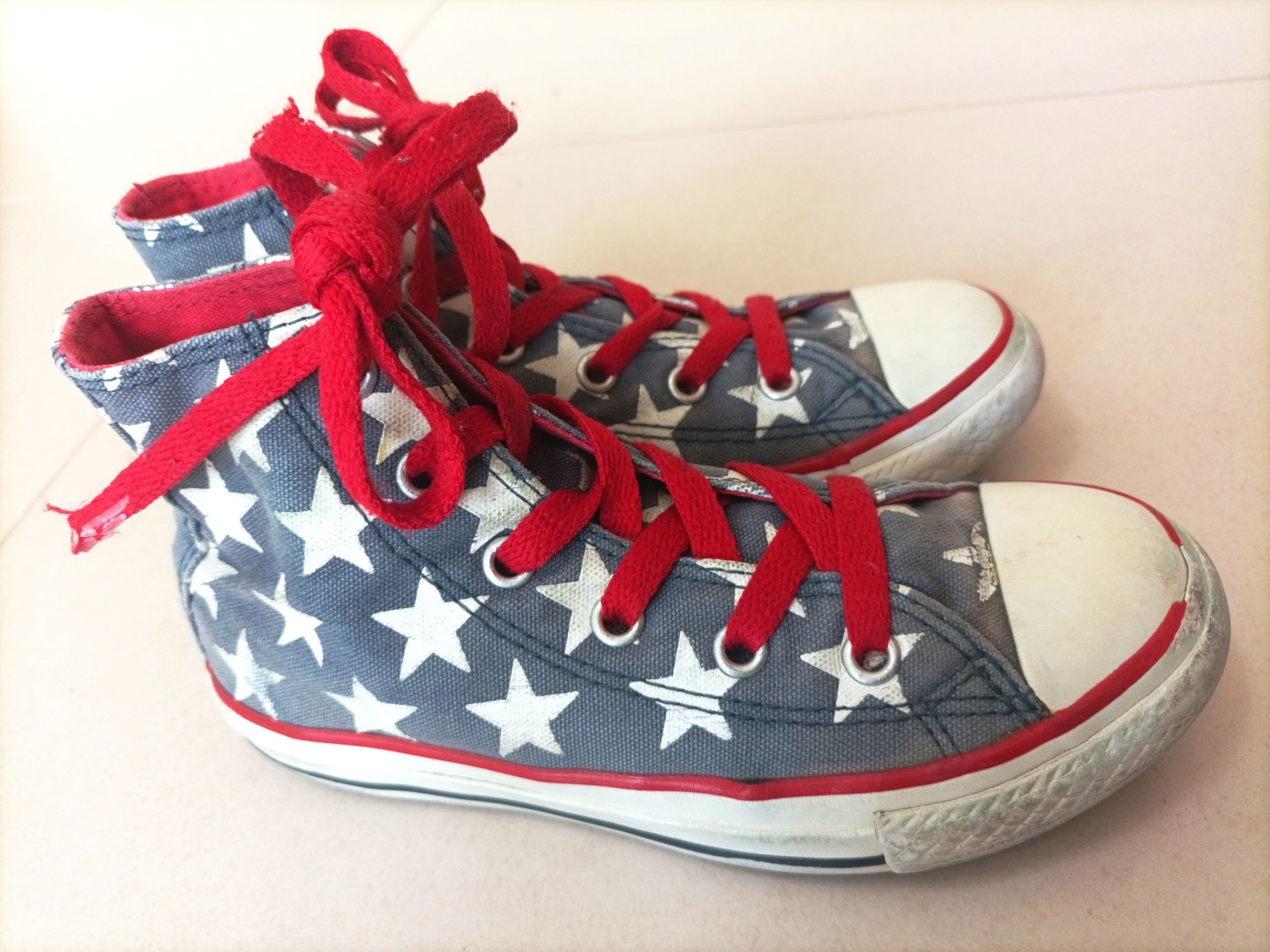 Sapatilhas Junior marca Converse All Star (Tam. 30)