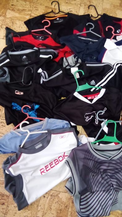 Lote (88un)de roupa desportiva/futebol