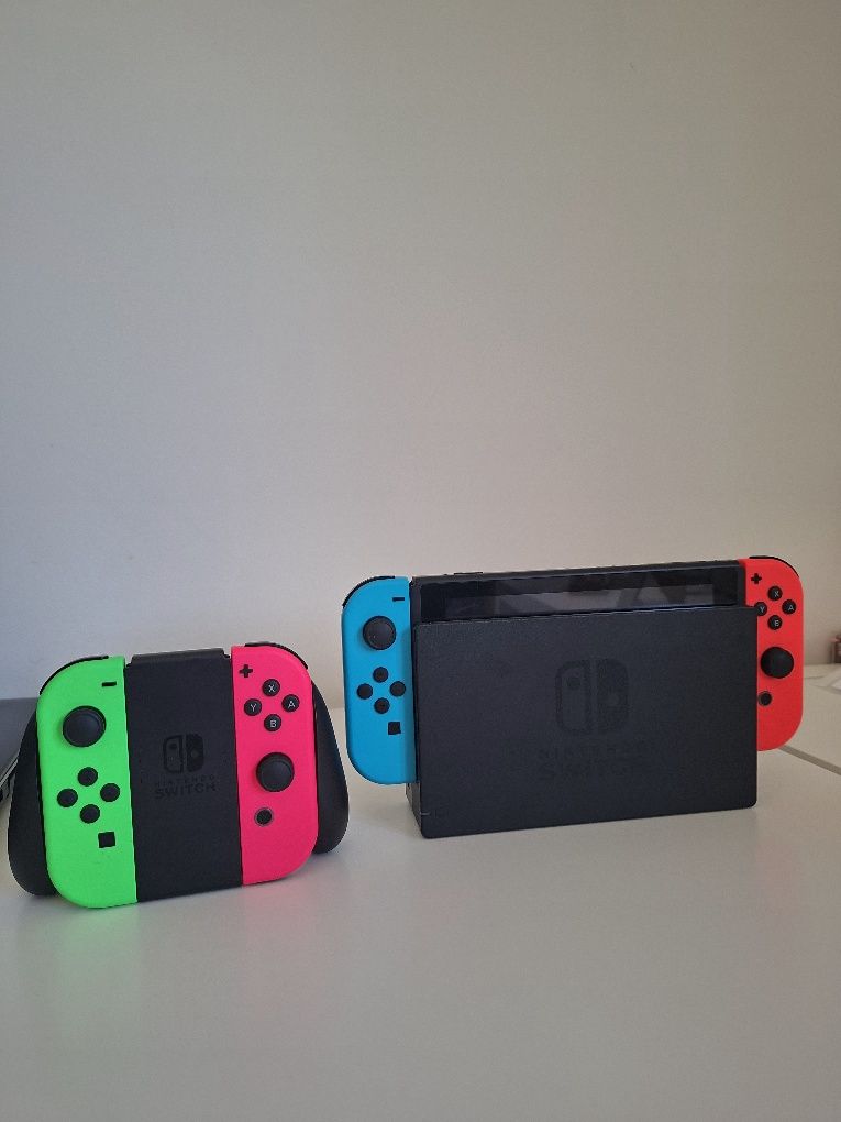 Nintendo switch com acessórios e jogos