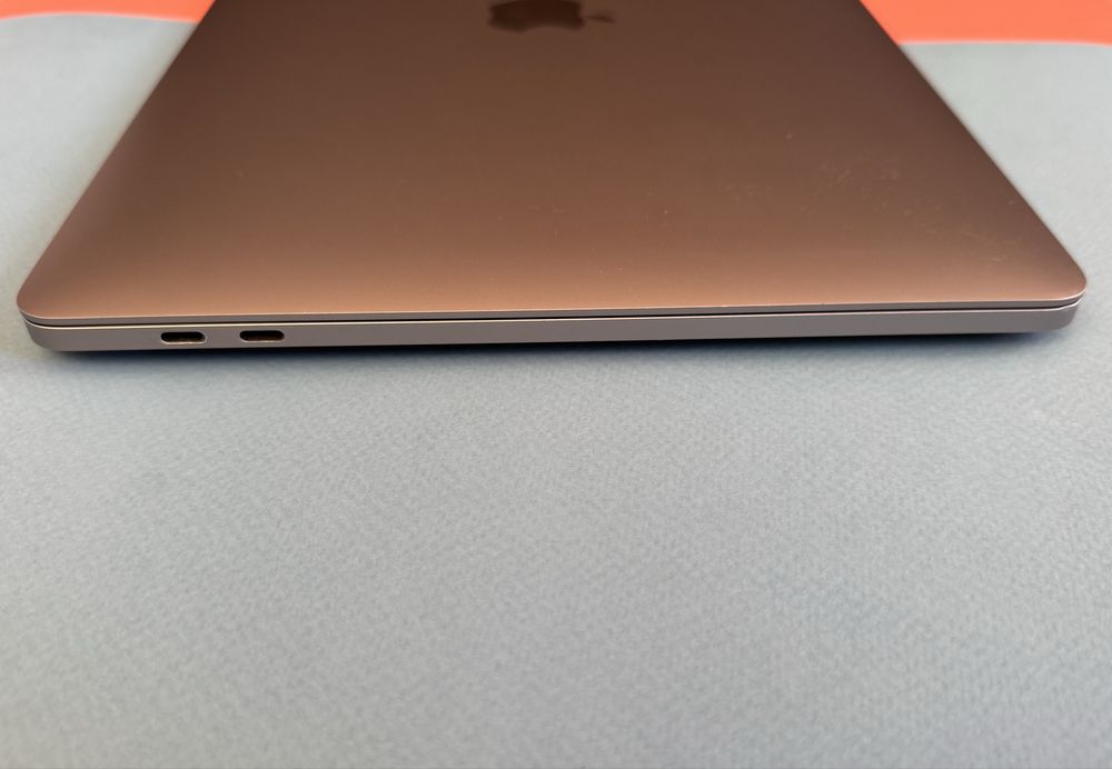 Apple Macbook Pro M1 13” A2338 2020 Space Gray 8/256gb Без блокувань