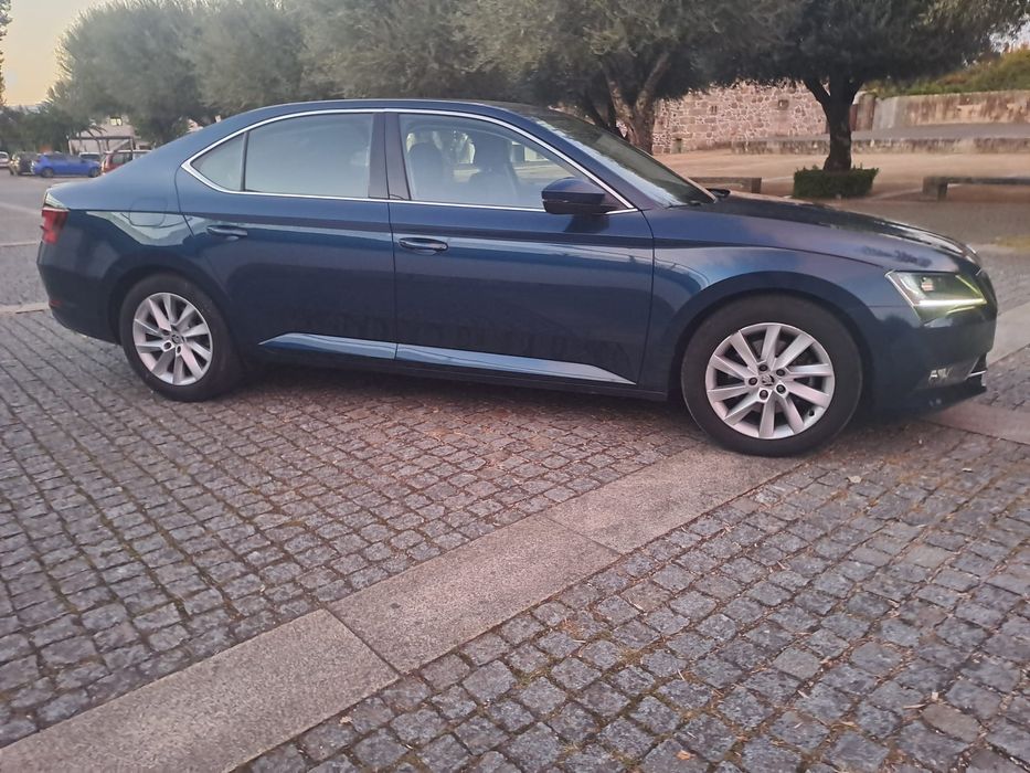 Skoda Superb 2.0 de 190 Cv 145 mil km