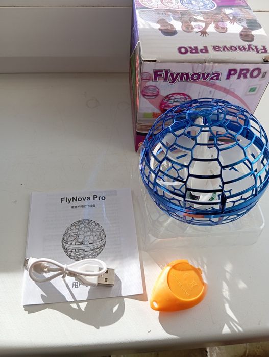 Іграшка. Сенсорна кулька Flying Spinner з підсвідкою та пультом ,бумер