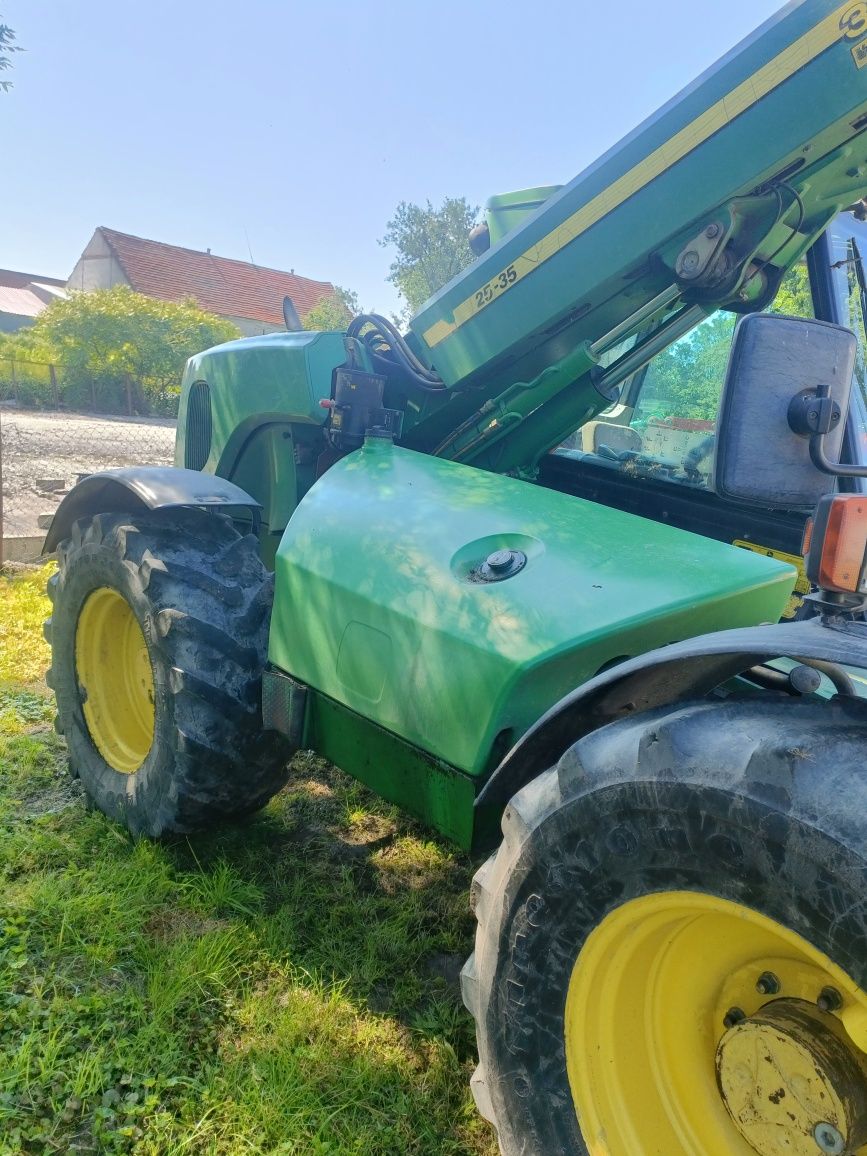 Ładowarka teleskopowa John Deere 3215