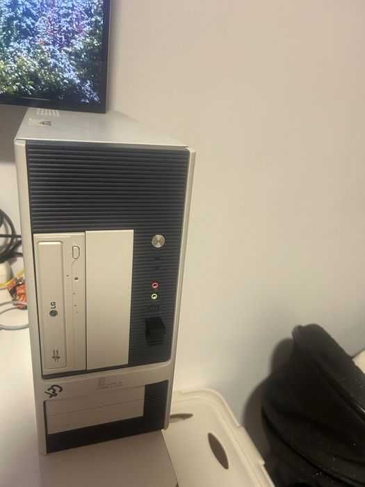 Computador (Gabnete intel core i3. 8gRAM. / rato/ troco por portátil