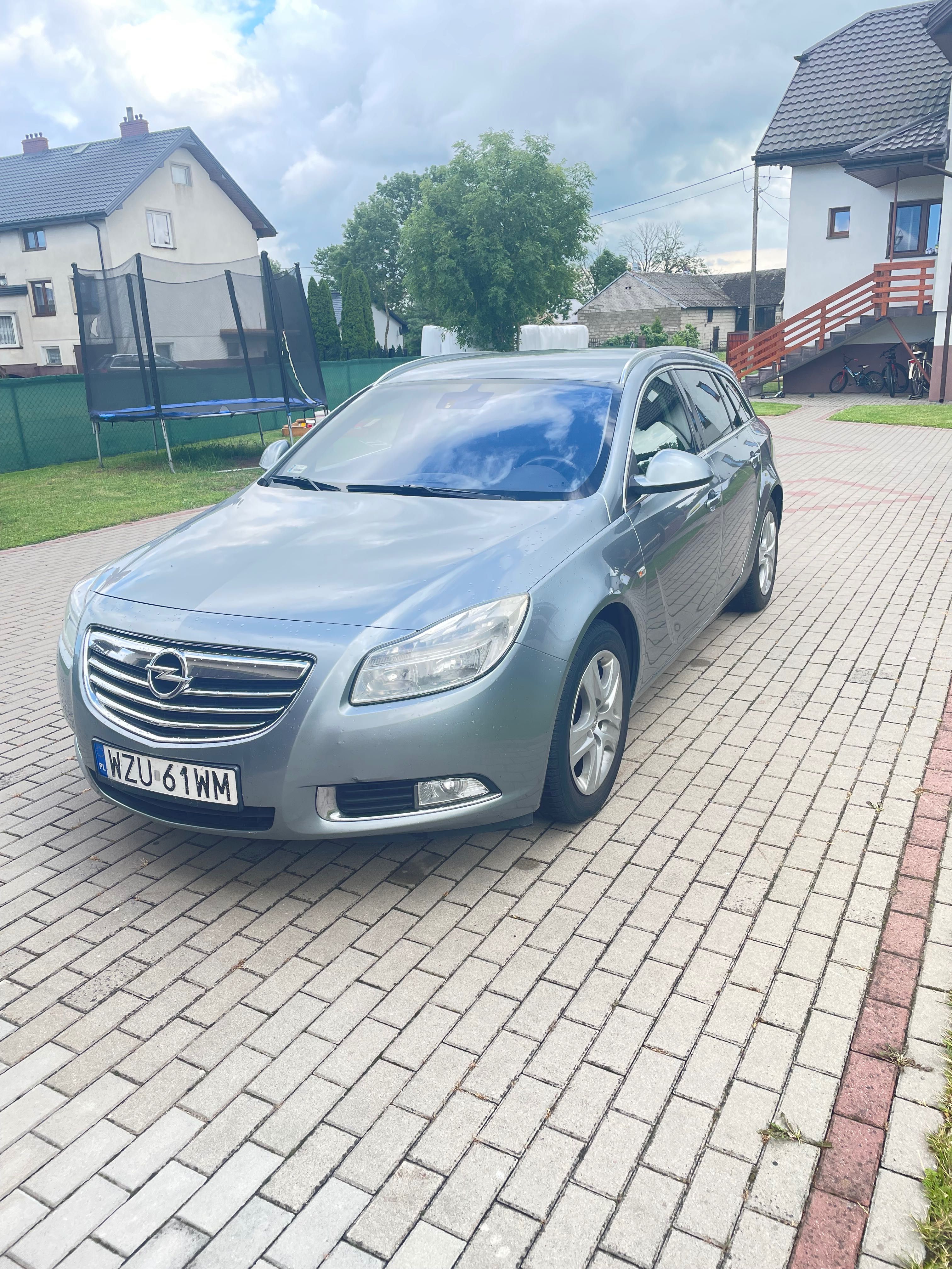 Opel Insignia 2011r