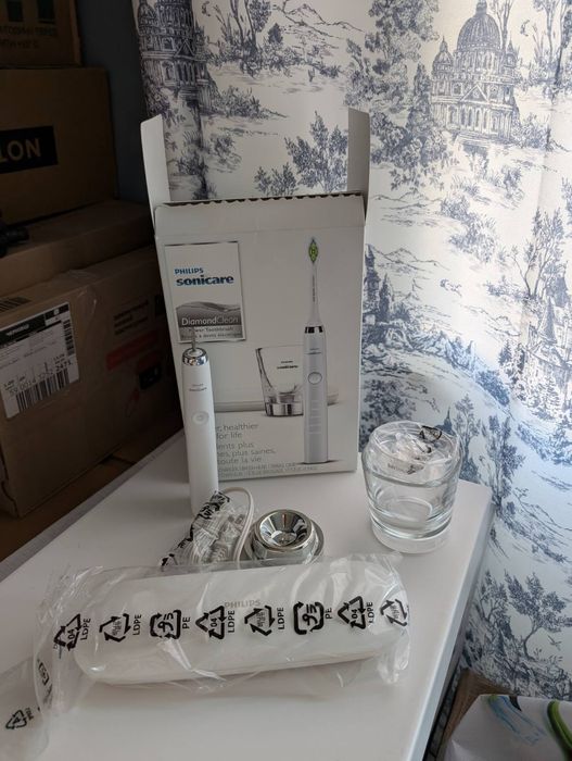 Зубна електрощітка PHILIPS Sonicare DiamondClean Classic HX9331/43