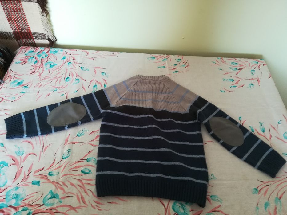 2 sweterki dla chłopczyka rozm. 128 6-8 lat