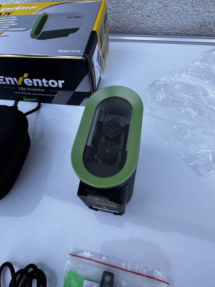 Nowa poziomica laserowa ENVENTOR, funkcja pulsu, uchwyt magnetyczny