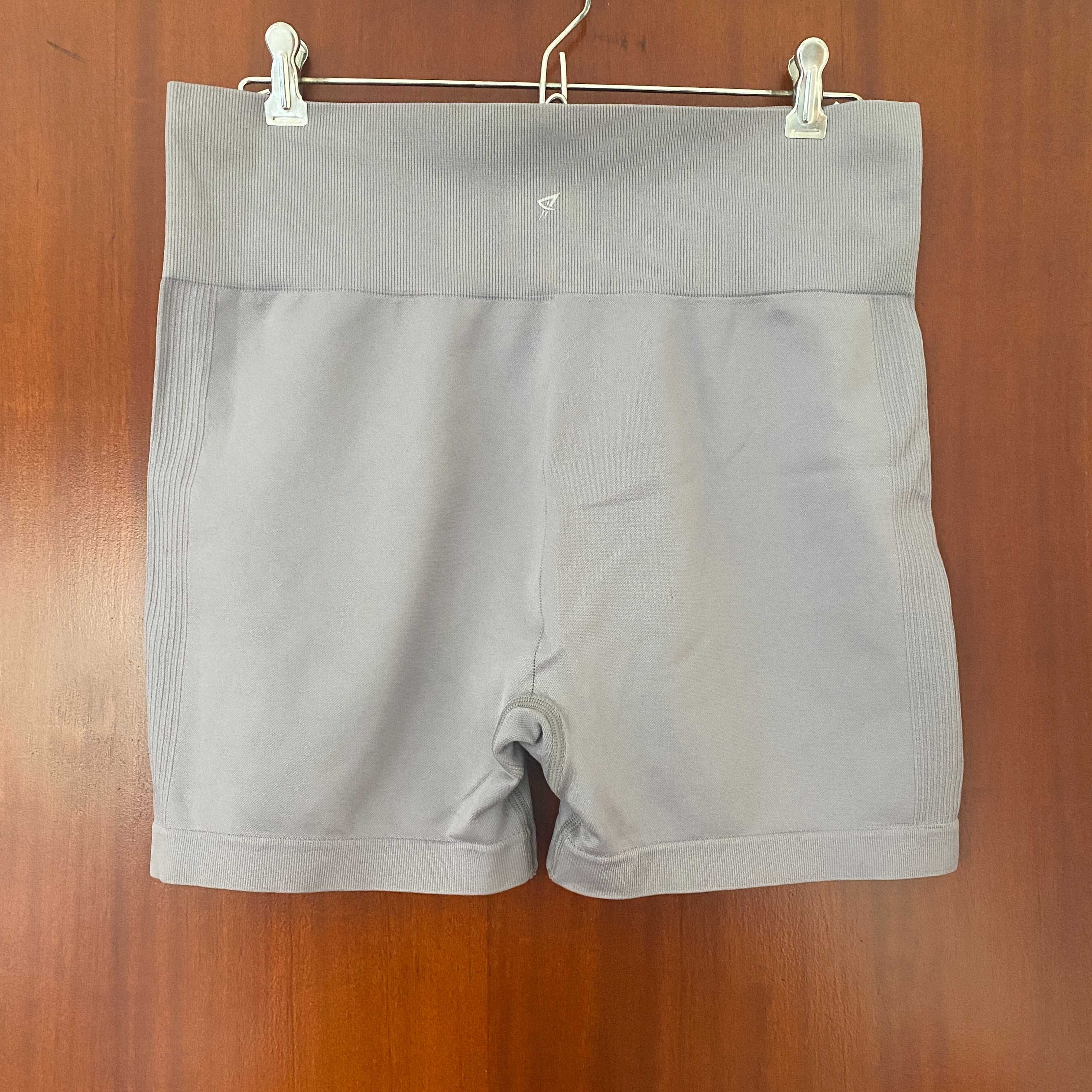 Short Desporto Cinza