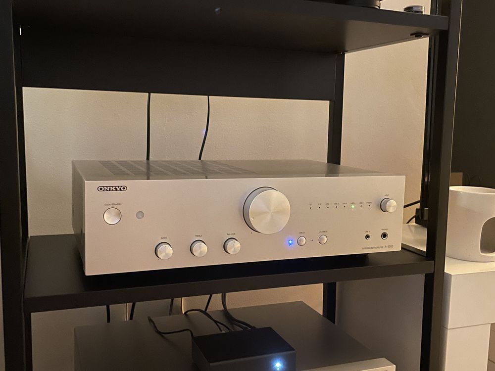 Onkyo A-9010 SREBRNY 5* WhatHIFI Wzmacniacz z DAC