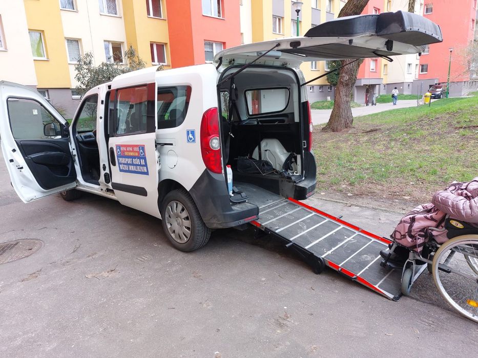 Transport niepełnosprawnych osób Taxi Przewóz na wózku Wrocław