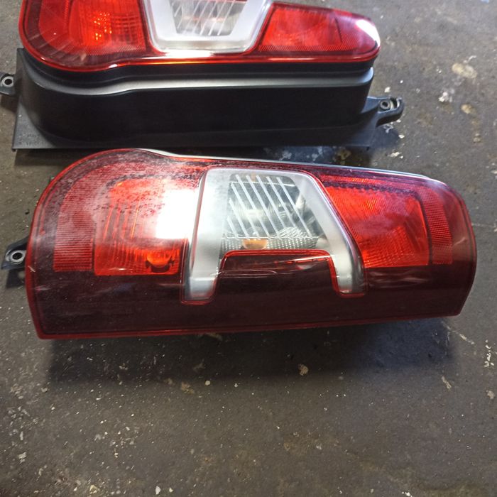 Lampa tylna lewa prawa Oryginalne Berlingo Partner IV Combo E Proace C