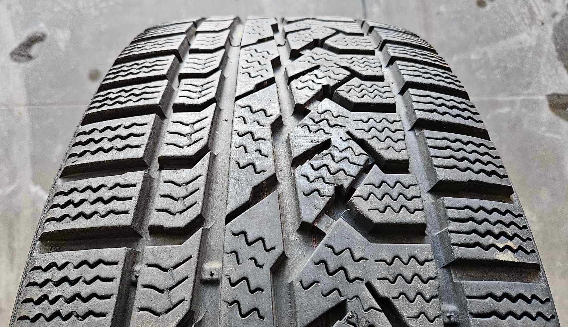 4x 225/55R18 102H XL Kumho I'Zen RV KC15 / 2x 9mm + 2x 8mm