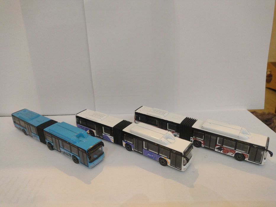 Autobusy przegubowe marki Majorette
