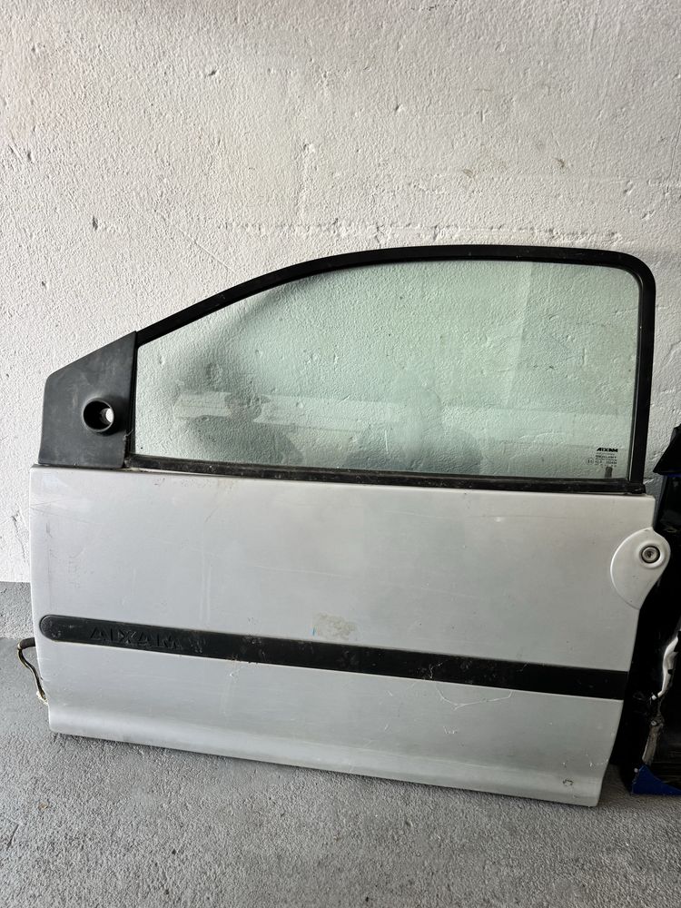 Porta esquerda aixam 400 cinza com vidro eletrico e comando de vidros