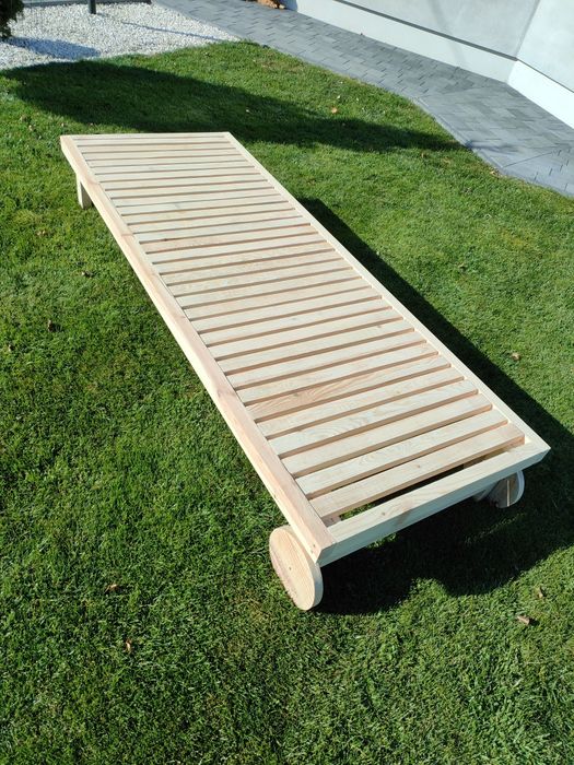 Leżak ogrodowy drewniany