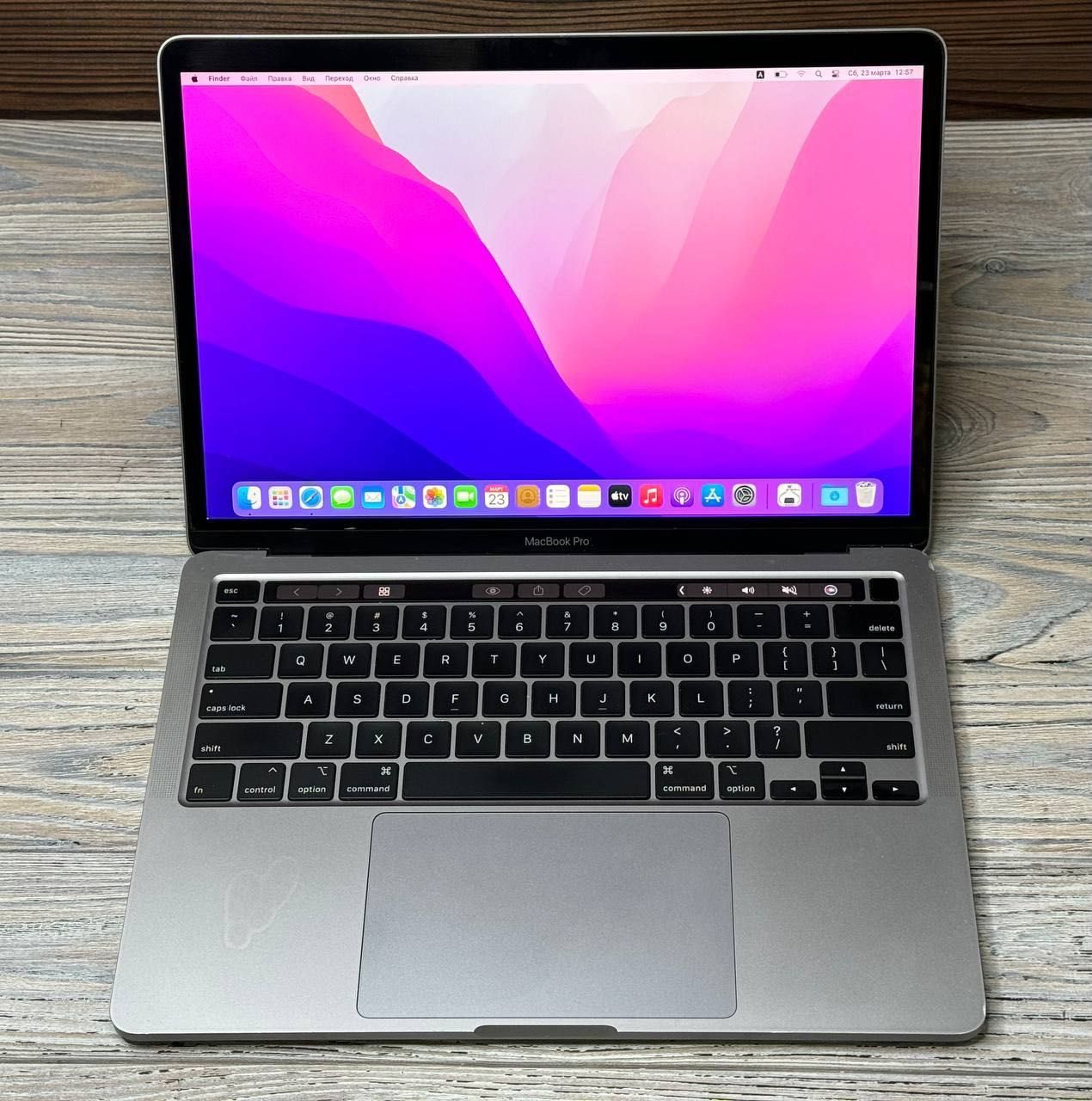 MacBook Pro 13  2020 i7/16ram/512gb  mwp42 кастом  EMOJIESTORE 650$