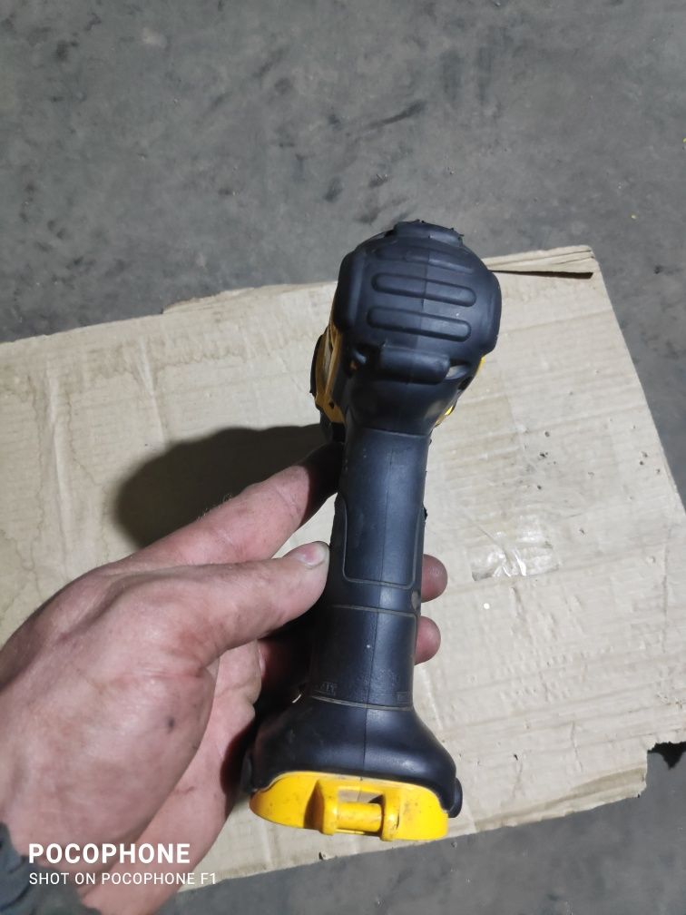 Шуруповерт DeWalt dcd 780