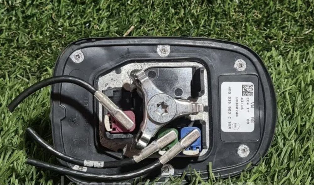 Антена даху Audi A4 B9. Антена Audi. Антена Audi Q5. Антена Audi A4 b9