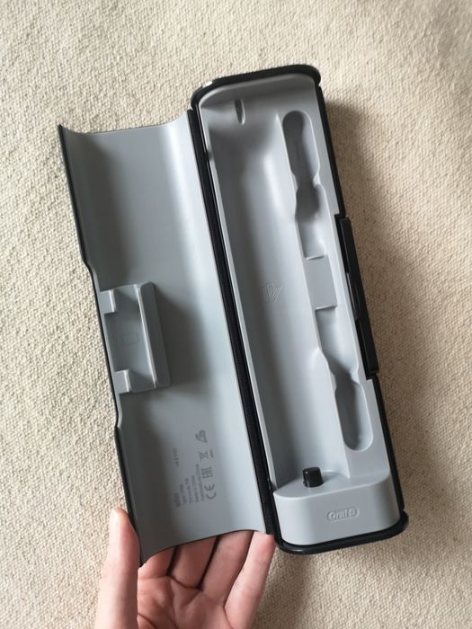 Braun Oral-b etui podróżne ładowarka czarne