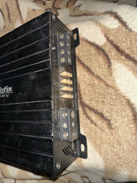 Продам моноблок CA-900.1D Custom усилитель