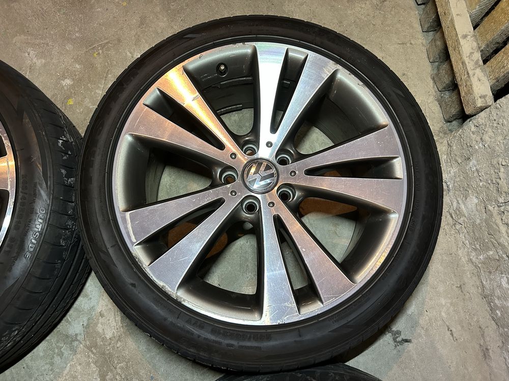 Felgi VW z oponami 5x112, 8J, R18, ET44, 57.1 CHICAGO