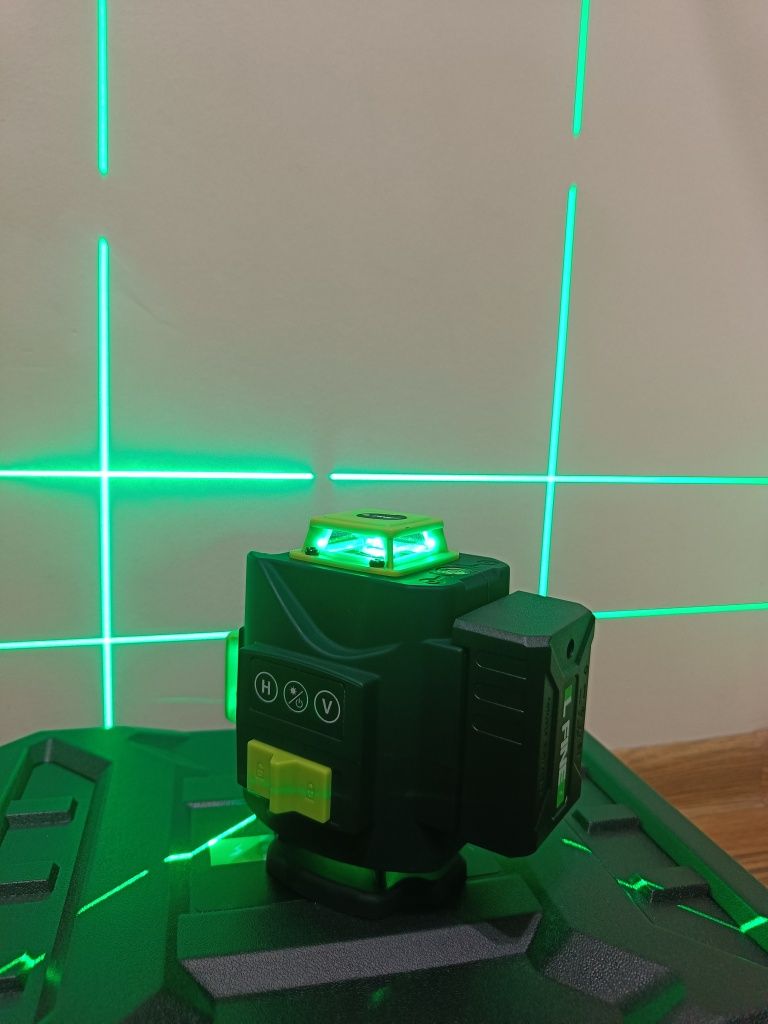 Laser 360 poziomica laserowa laser krzyżowy 2 baterie akcesoria walizk