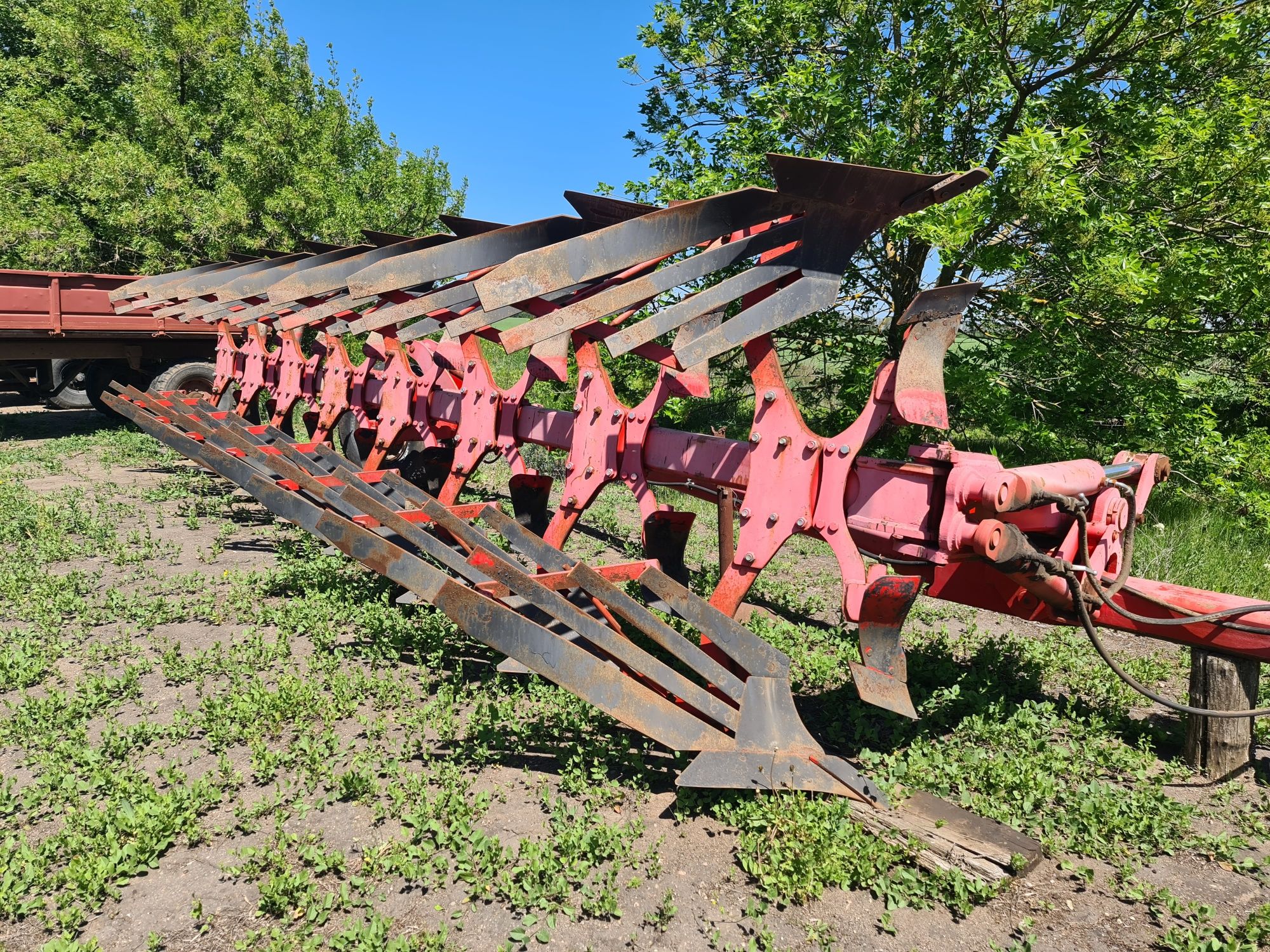 Плуг оборотний, напівнавісний, ОПТІКОН МАСТЕР 7+1, ПЕРЕДПЛУЖНИКИ, 2015