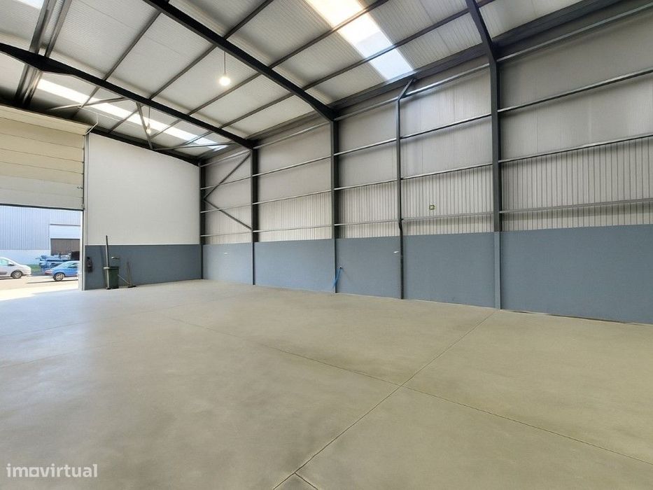 Armazém moderno em Aveleda
