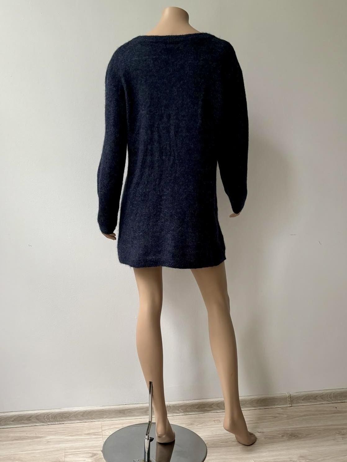 Life Time sweter damski L wełna moher
55%wełna 
10%moher 
Rozmiar XL