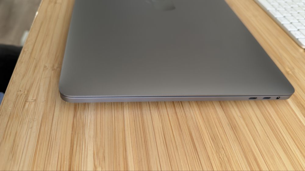 Apple Macbook Pro 13 i5 4 rdzenie 16GB RAM 256GB SSD IGŁA 31 cykli bat