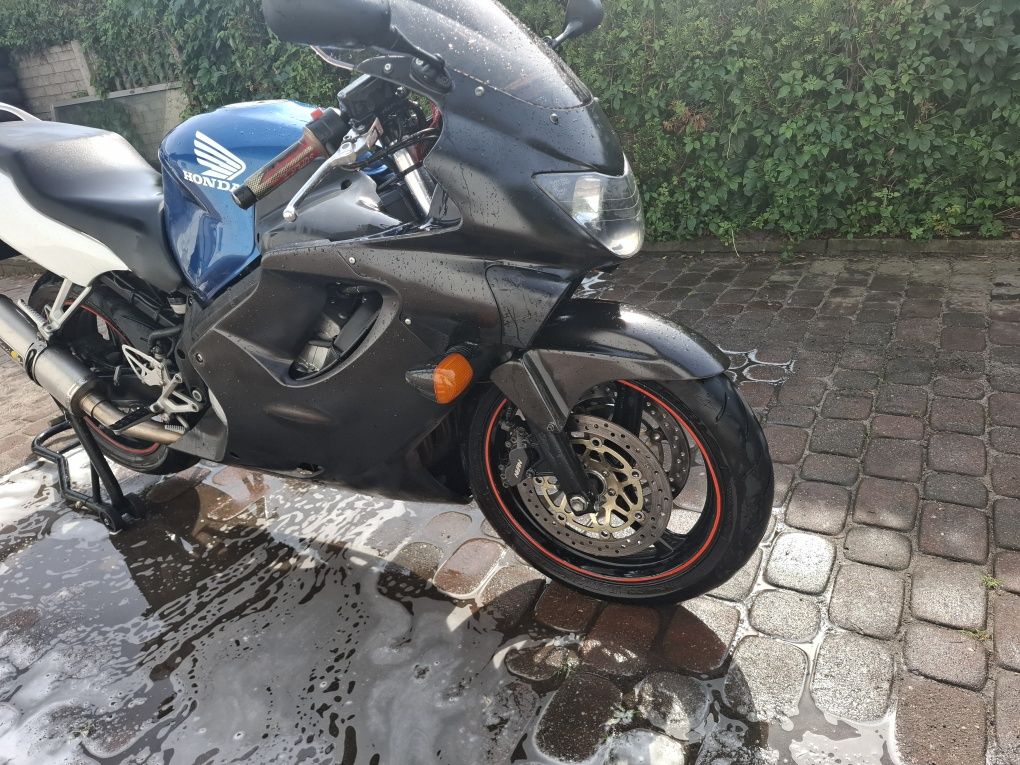 Honda cbr 600 f4
