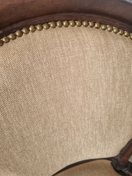 Cadeira clássica, impecável