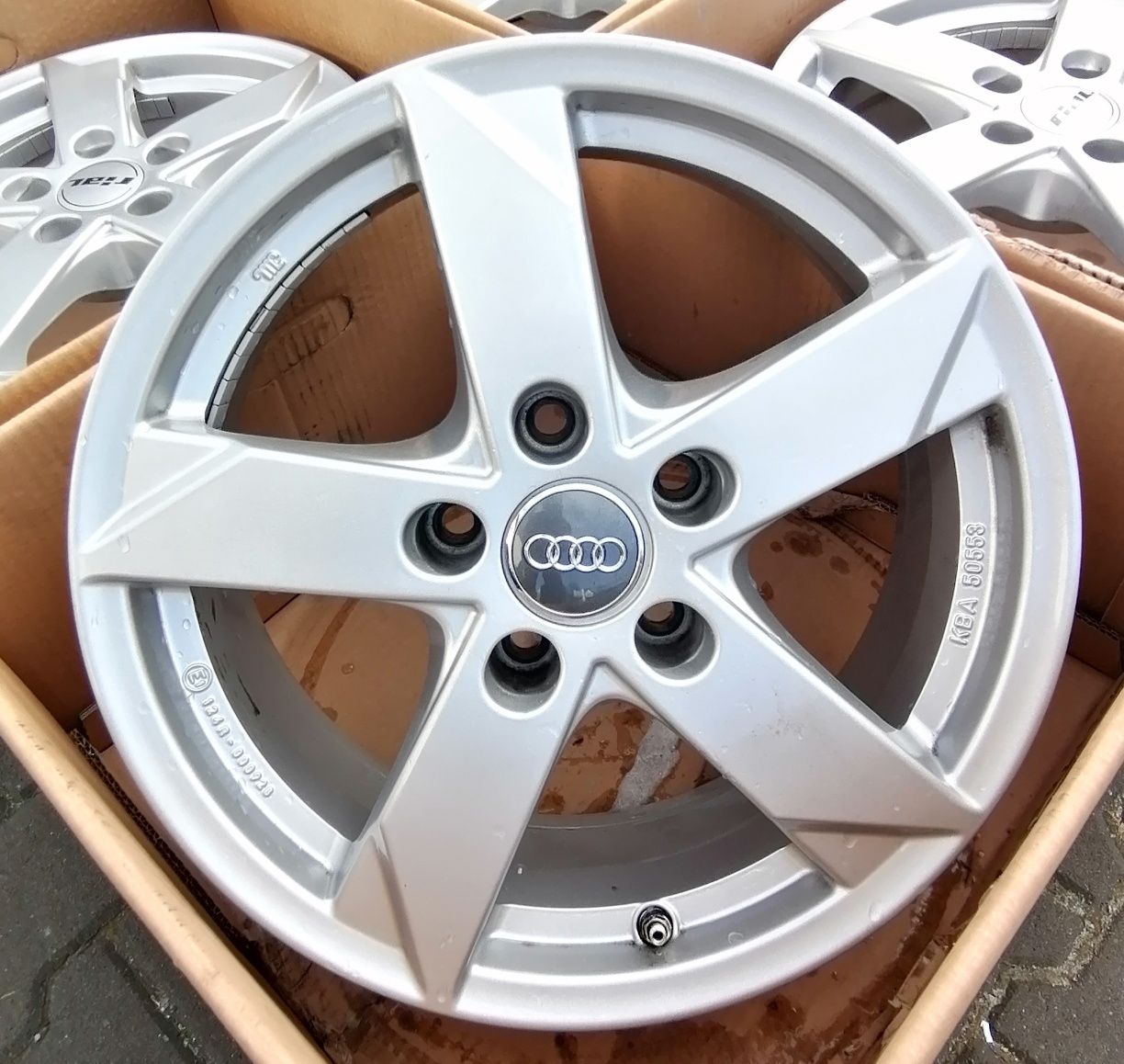 #R10 Alufelgi R16 5x112 ET33 Audi VW Seat Skoda