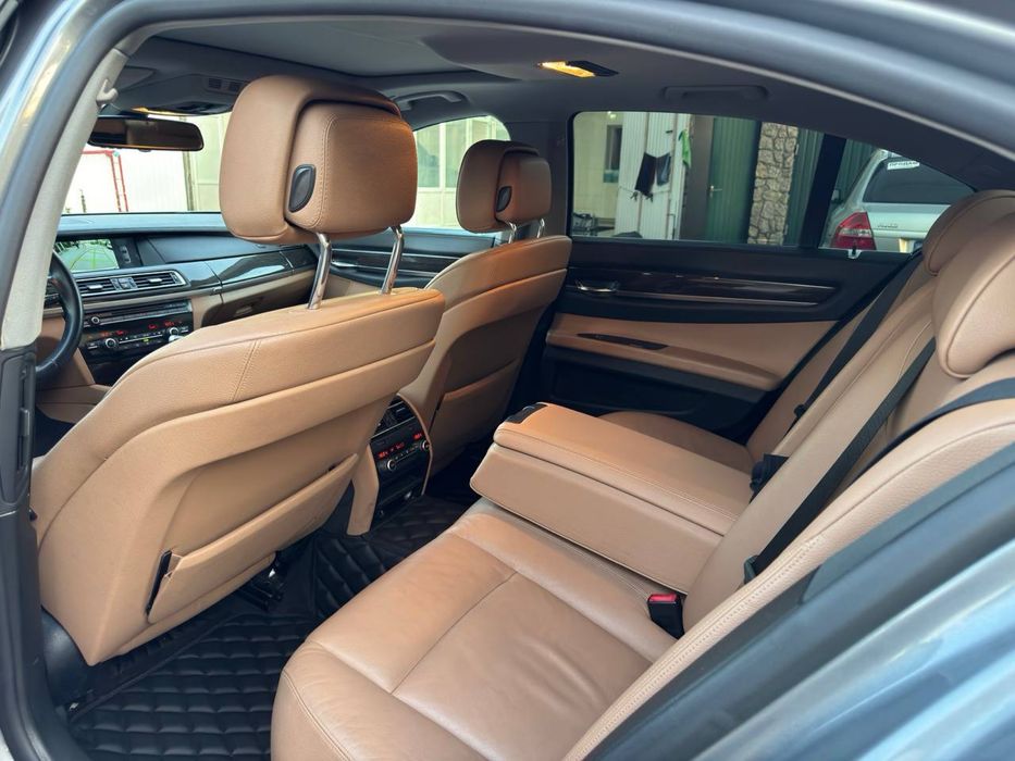Продам BMW 740I F01 , 2011 года , 3.0 бензин в идеальном состоянии
