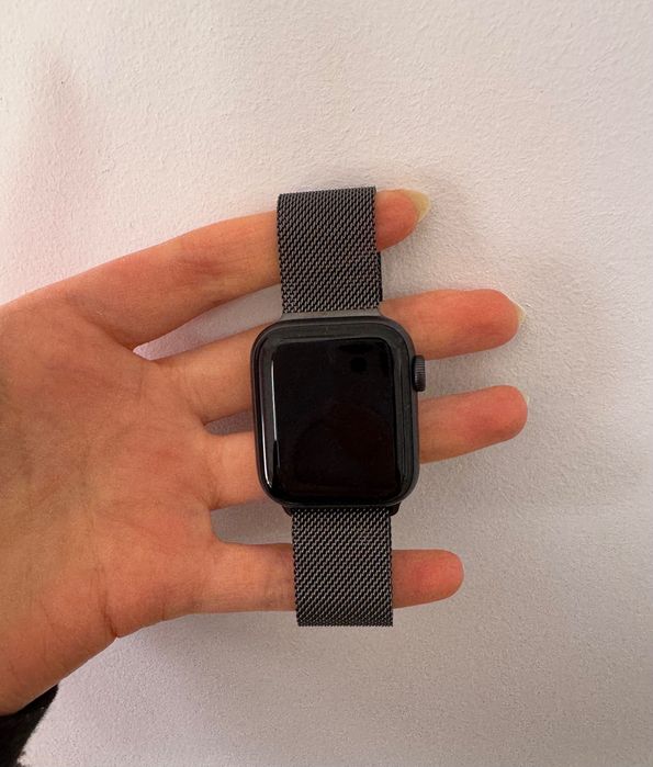 Apple Watch series 6 40mm + Milanese loop + USB ładowarka
