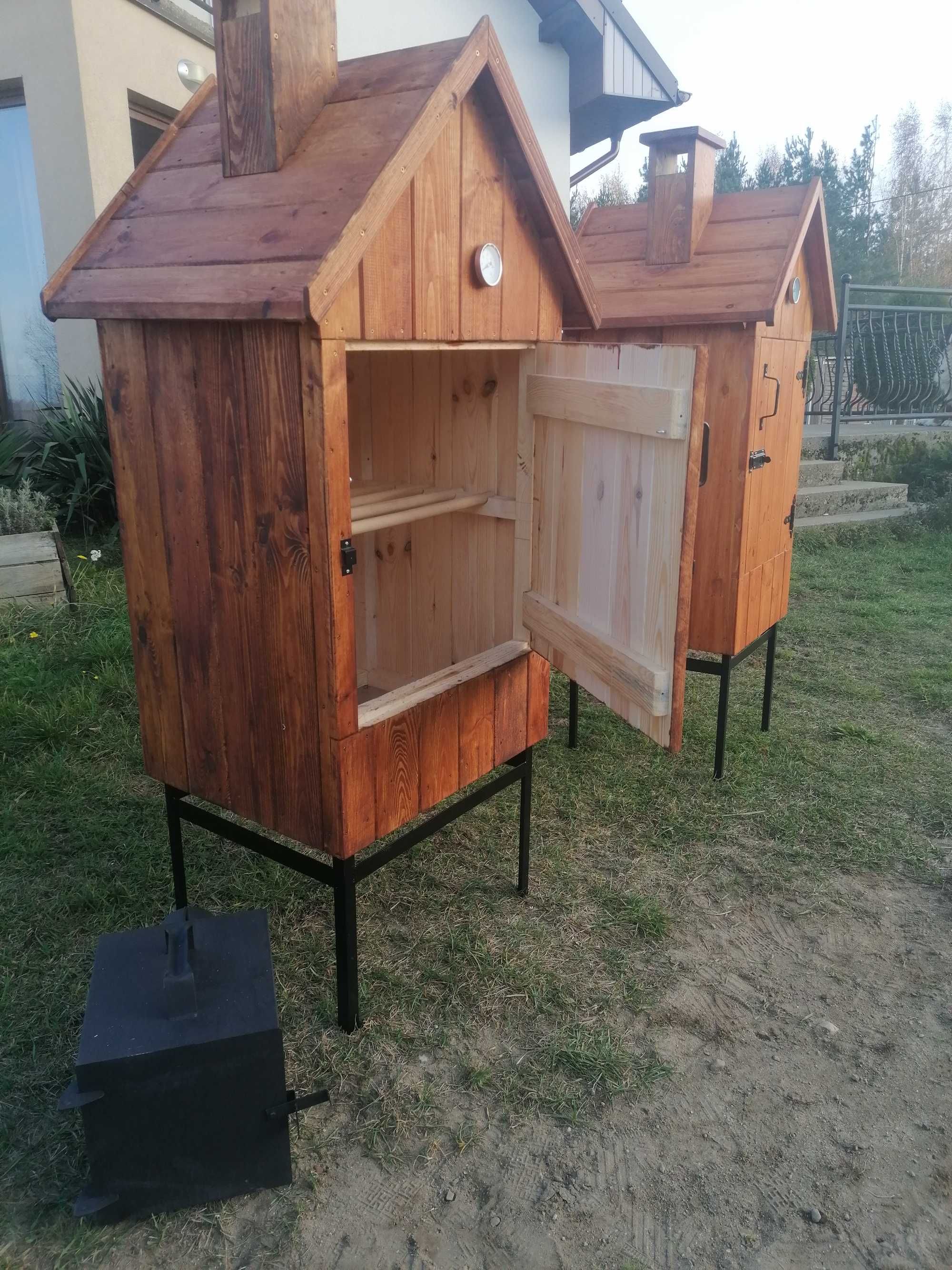 Wędzarnia Drewniana wędzarnia ogrodowa