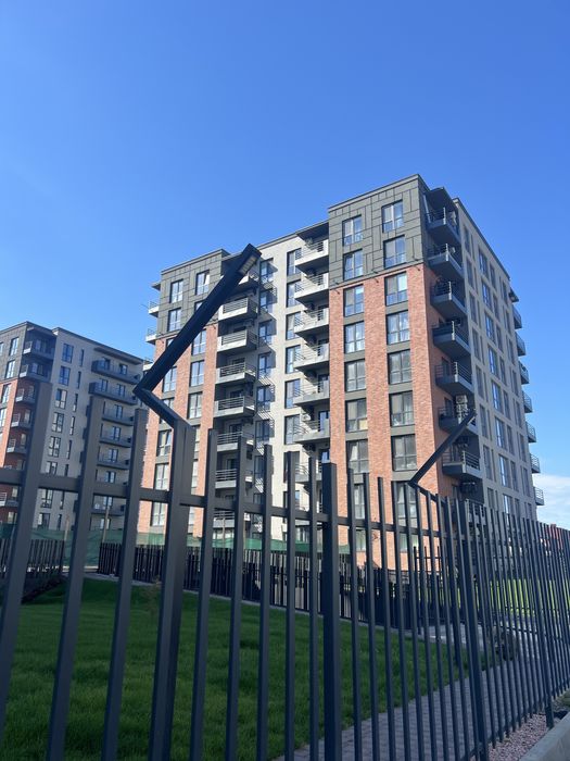 Продається красива 2 кімнатна West Towers